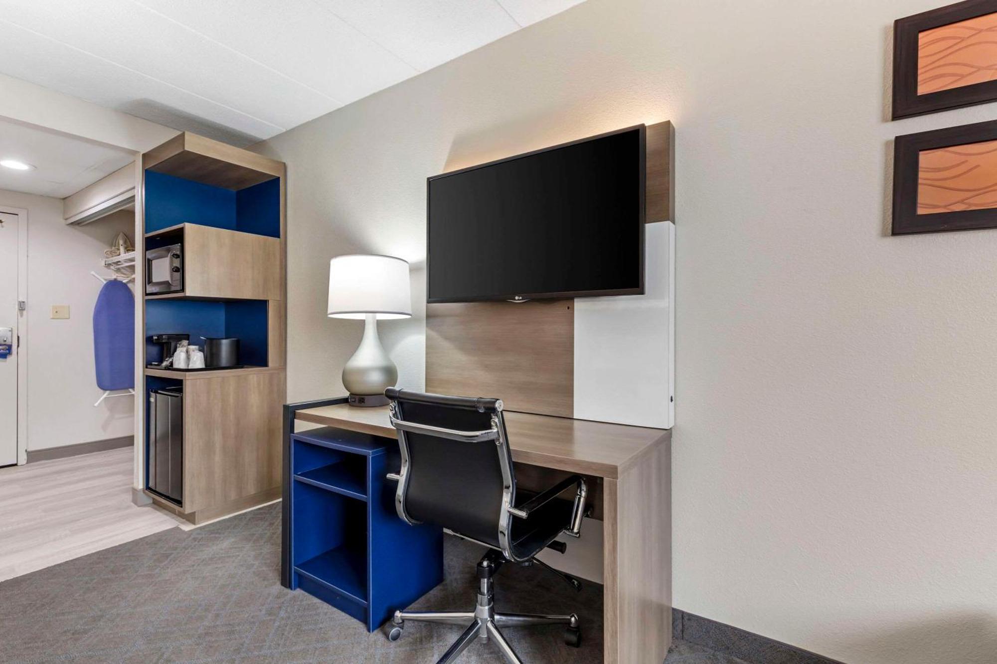 Comfort Inn Herndon-Reston Exteriör bild