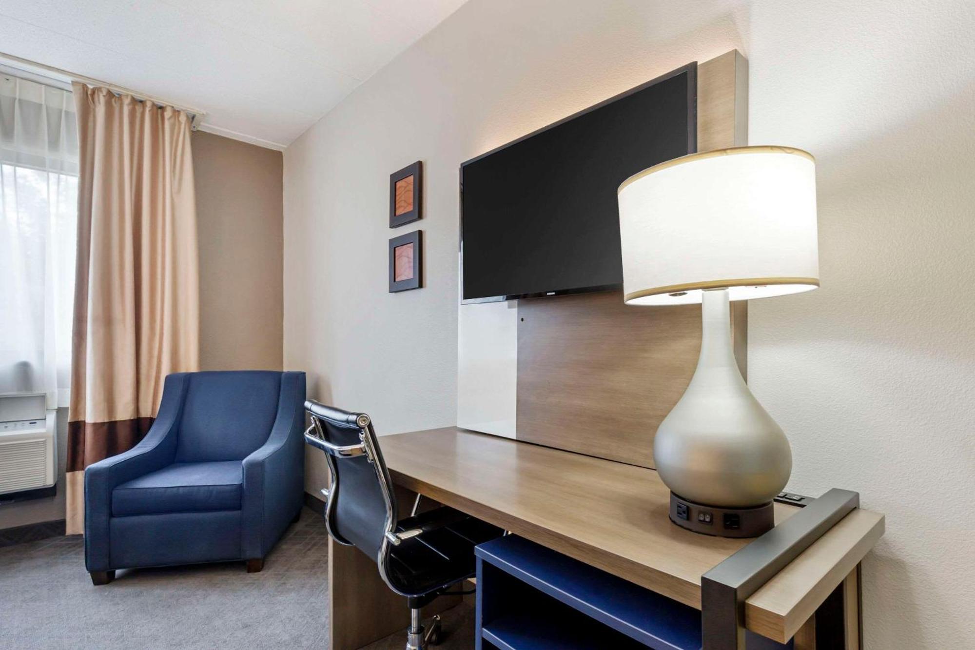 Comfort Inn Herndon-Reston Exteriör bild